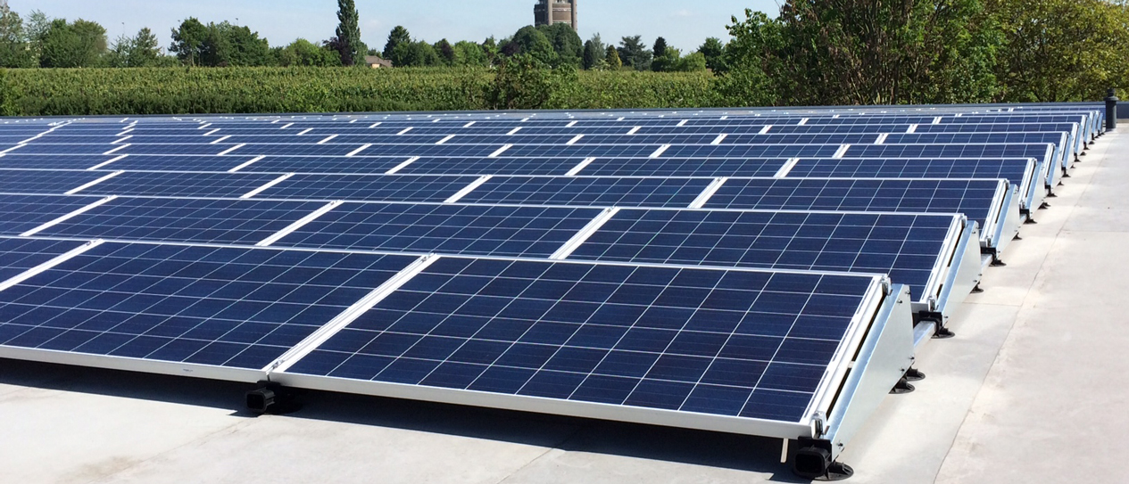 zonnepanelen plat dak